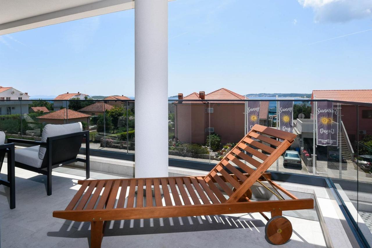 Sunny Day Luxury Holiday Apartments オレビック エクステリア 写真