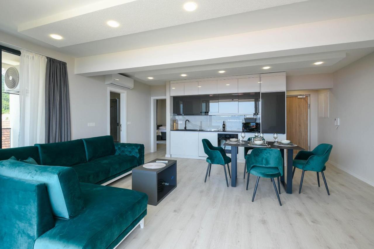 Sunny Day Luxury Holiday Apartments オレビック エクステリア 写真