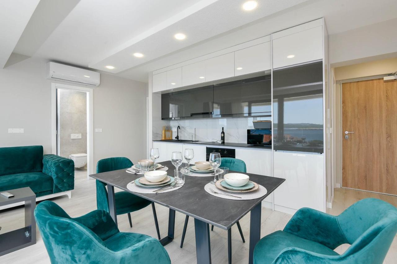 Sunny Day Luxury Holiday Apartments オレビック エクステリア 写真