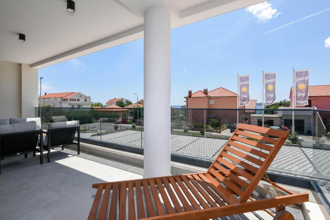 Sunny Day Luxury Holiday Apartments オレビック エクステリア 写真