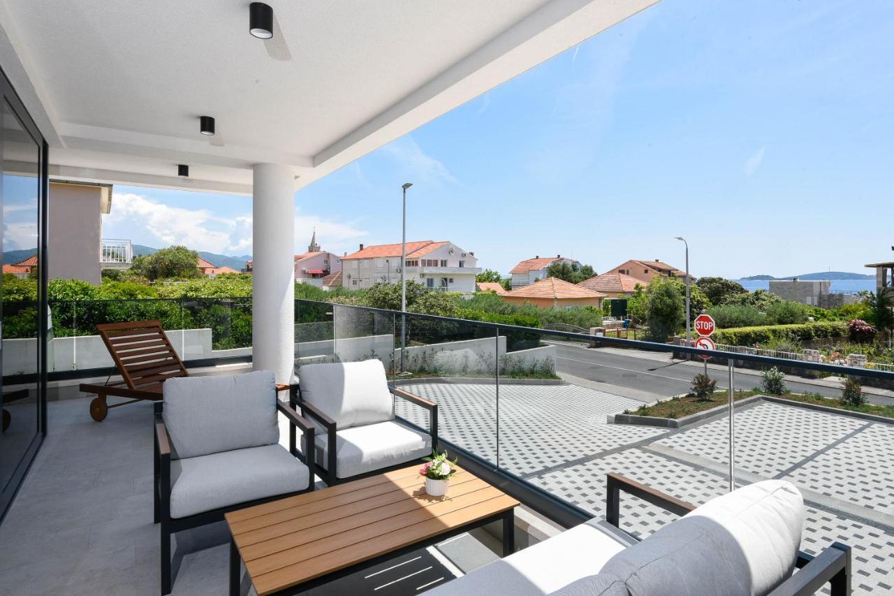 Sunny Day Luxury Holiday Apartments オレビック エクステリア 写真