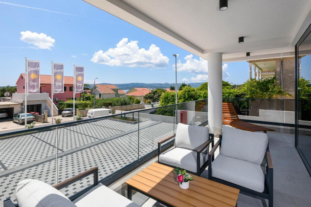 Sunny Day Luxury Holiday Apartments オレビック エクステリア 写真
