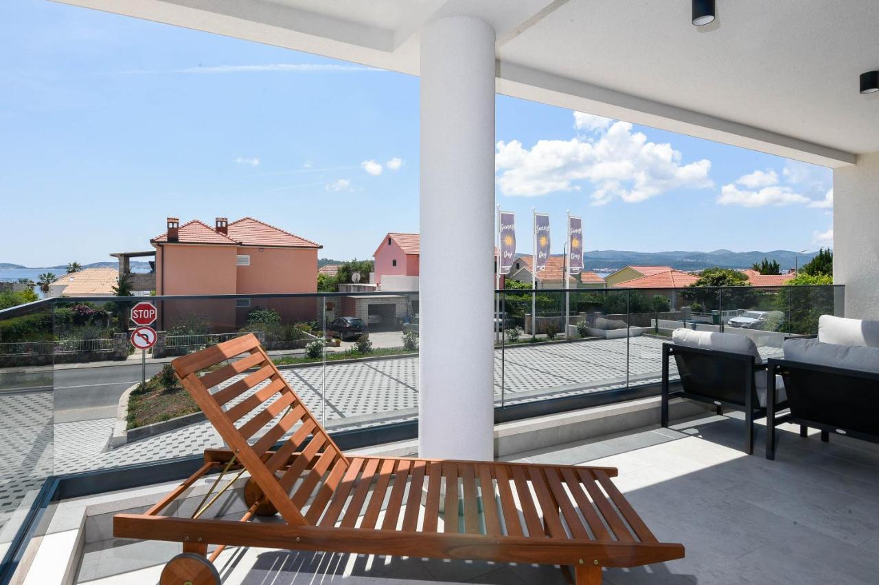 Sunny Day Luxury Holiday Apartments オレビック エクステリア 写真