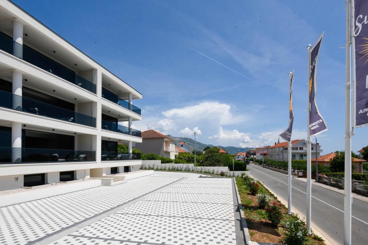Sunny Day Luxury Holiday Apartments オレビック エクステリア 写真