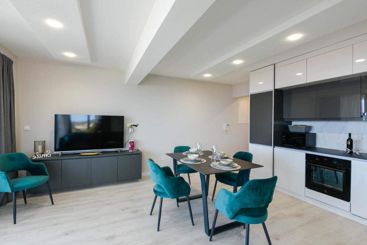 Sunny Day Luxury Holiday Apartments オレビック エクステリア 写真