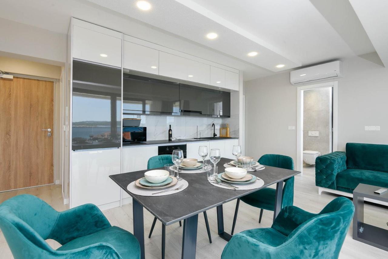 Sunny Day Luxury Holiday Apartments オレビック エクステリア 写真