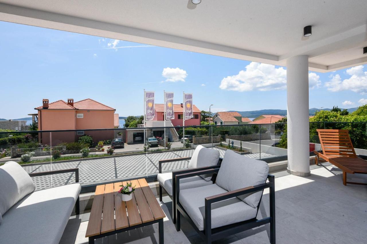 Sunny Day Luxury Holiday Apartments オレビック エクステリア 写真