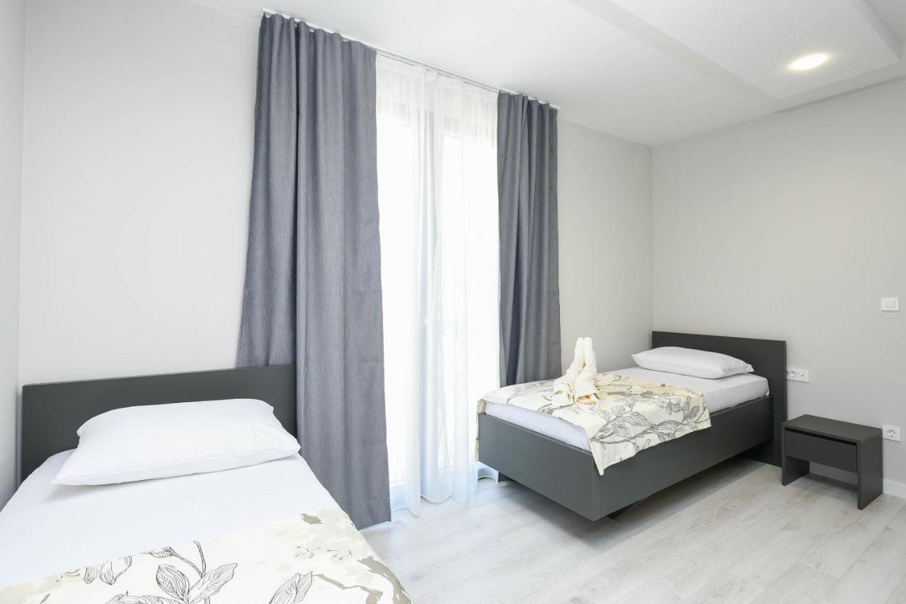 Sunny Day Luxury Holiday Apartments オレビック エクステリア 写真