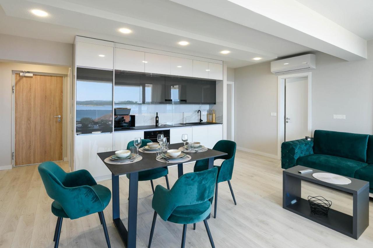 Sunny Day Luxury Holiday Apartments オレビック エクステリア 写真