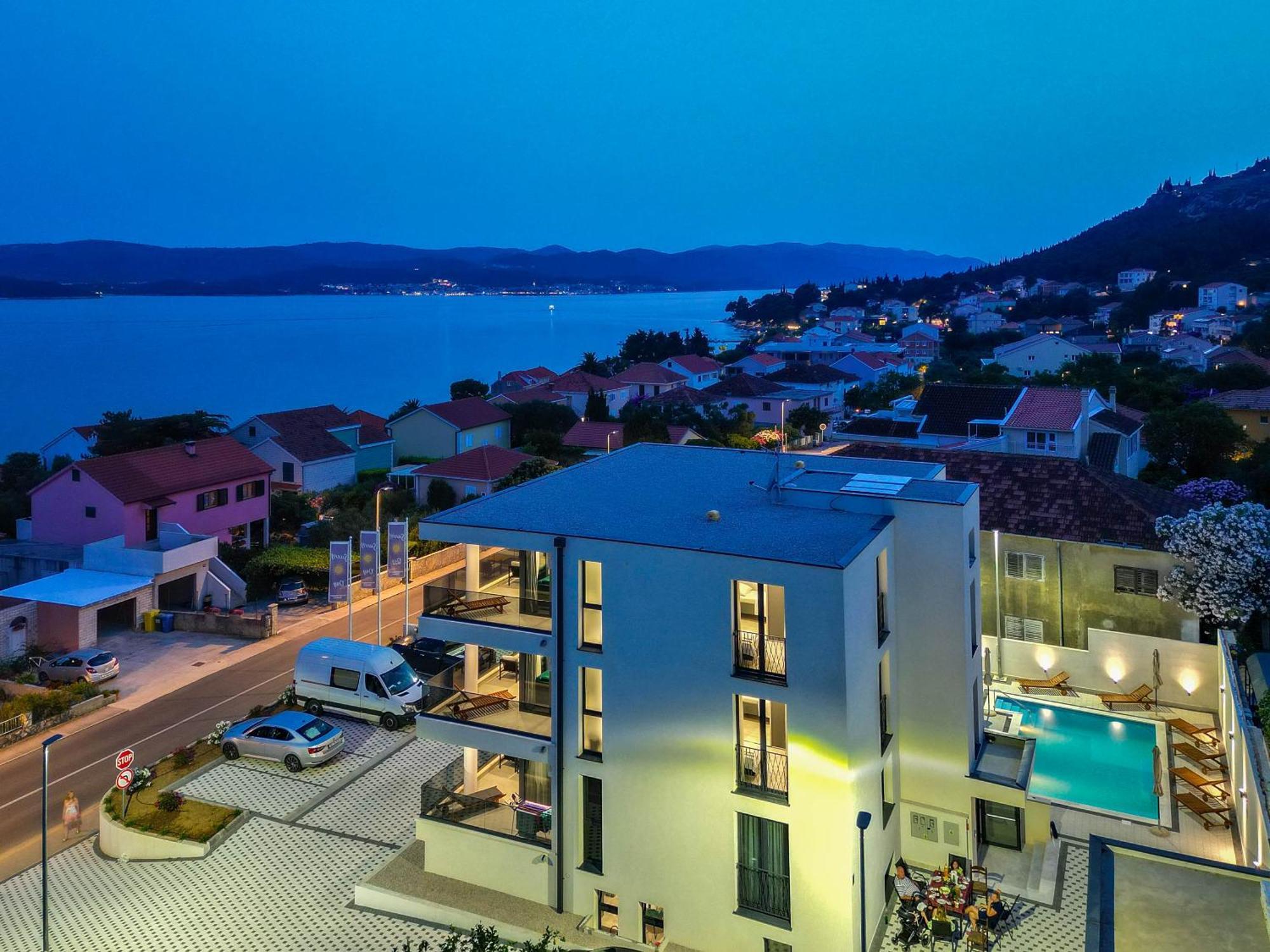 Sunny Day Luxury Holiday Apartments オレビック エクステリア 写真